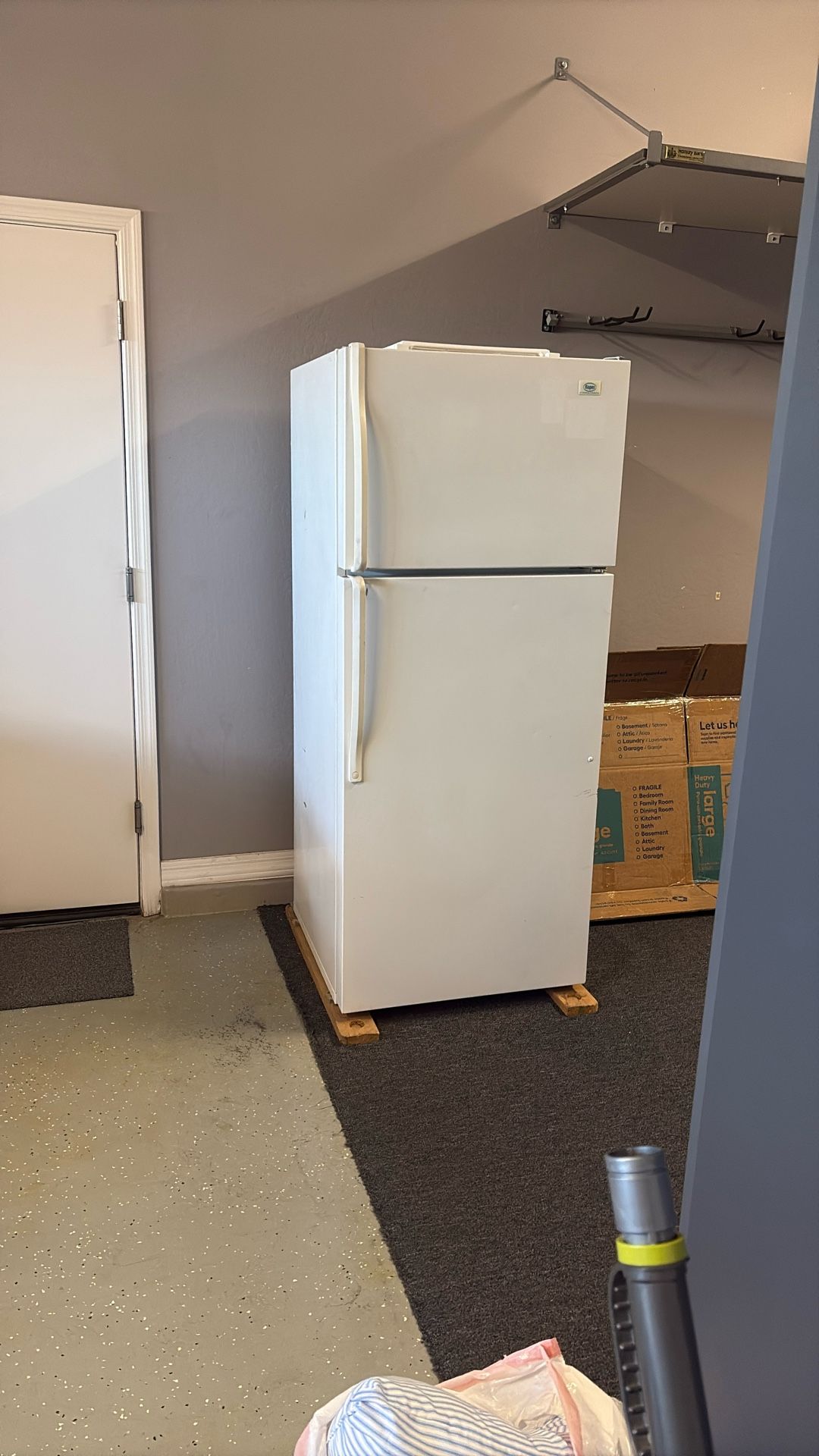 Great Garage Beverage Refrigerator