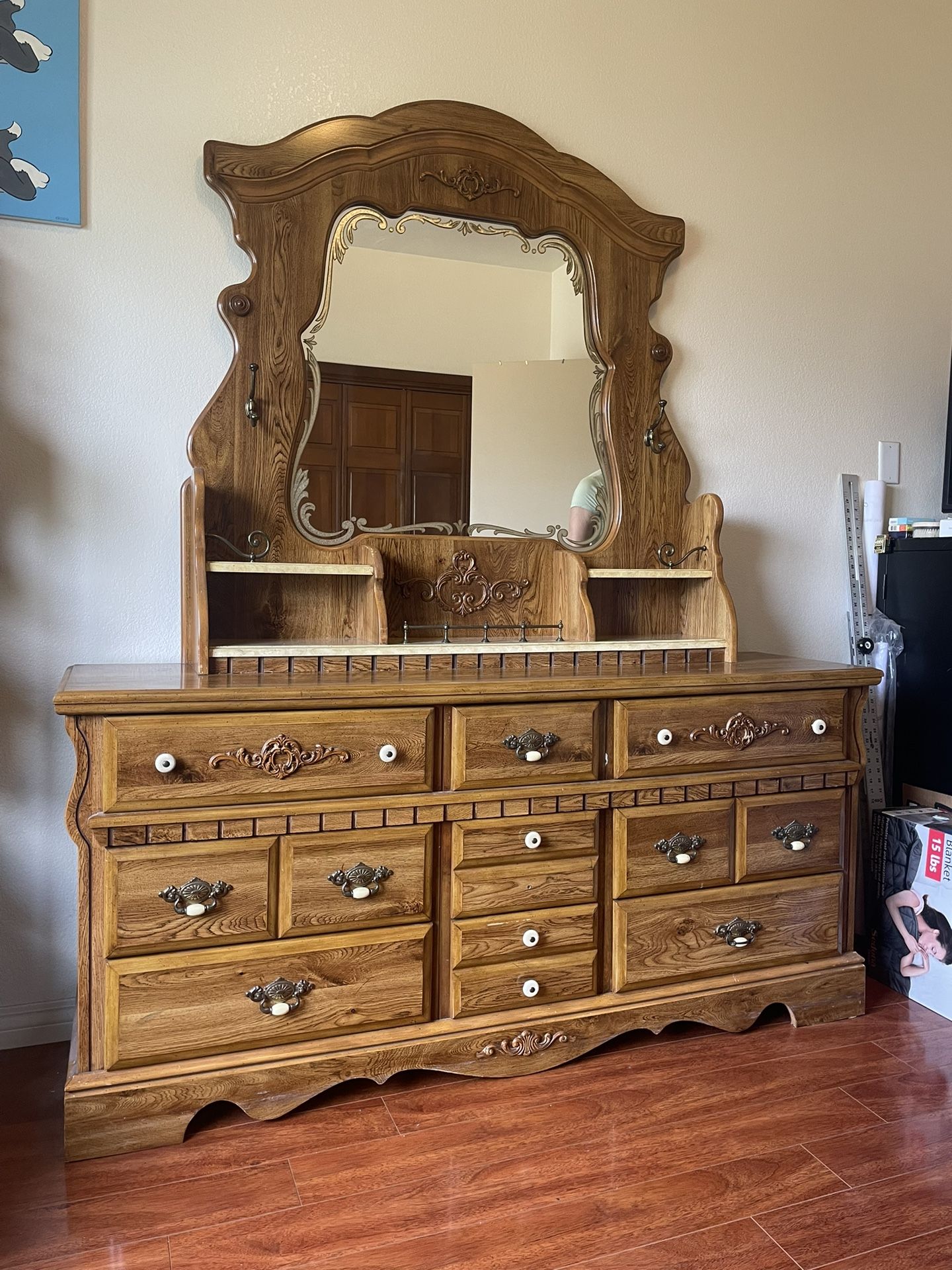 Bedroom Furniture Set/ Juego De Muebles Para Habitación