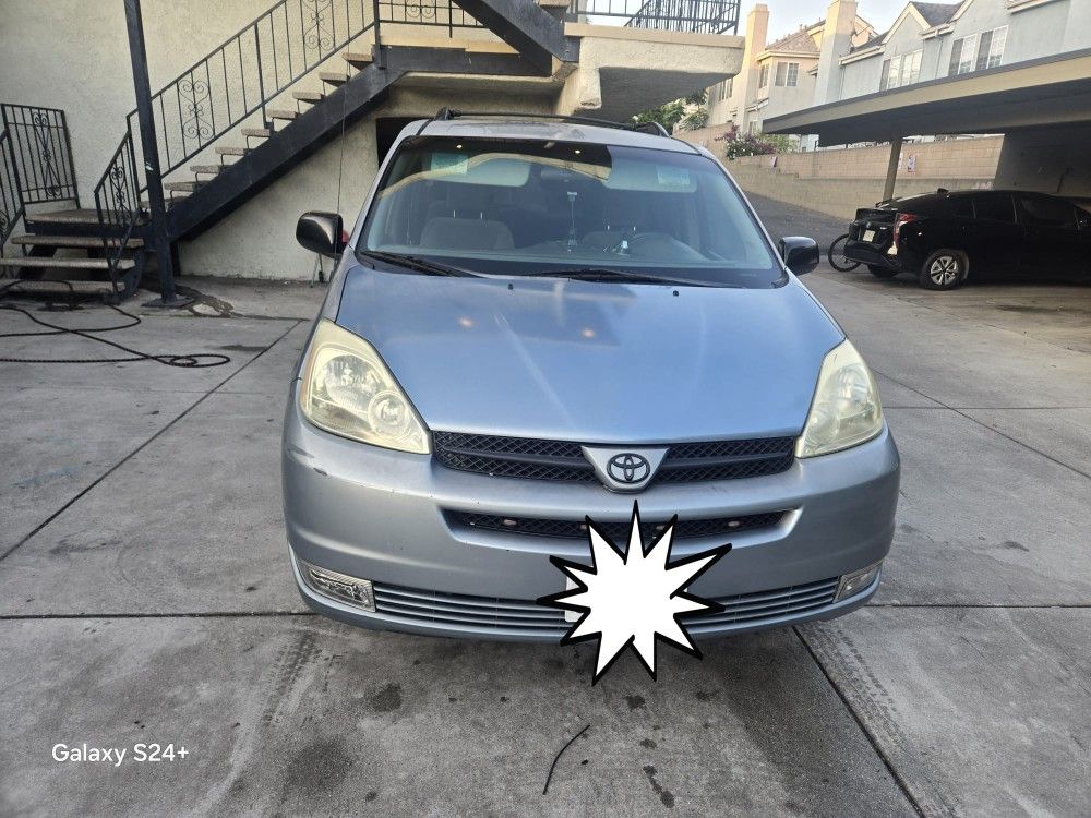 2004 Toyota Sienna