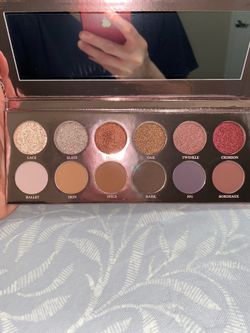 Girlactik The Essential Eyeshadow Palette