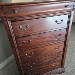 Brown 6- Drawer Dresser
