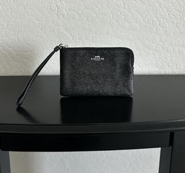 Coach  Corner Zip Wristlet  Black Sparkle Silver F15154 NWT