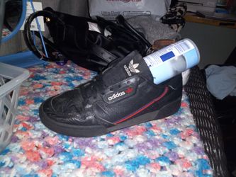CLASSIC ADIDAS