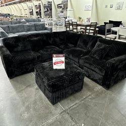 Corduroy Sectional  LAF Loveseat + RAF Loveseat + Corner Wedge + Cocktail Ottoman  Color: Black.    🔥  Seccional De 4 Piezas  Color Negro 