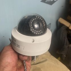 Indoor/ Outdoor Security Cameras 