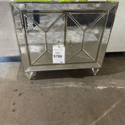 Mirrored Accent Table$799😊😊😊