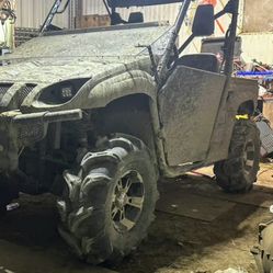 Lifted Yamaha Rhino SxS Big Bore Winch Stereo