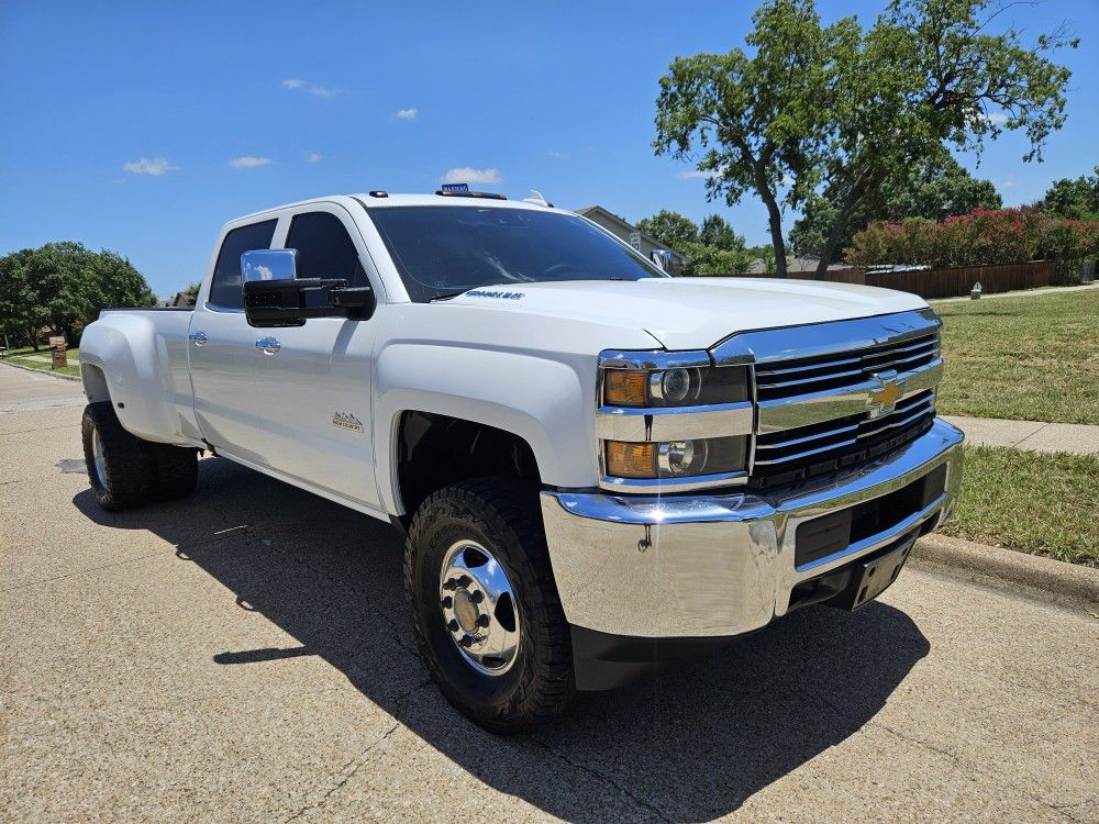 2015 Chevy Silverado 3500hd 4x4 Diesel 