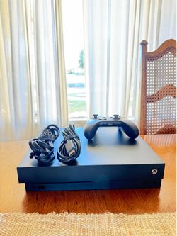 Xbox One X 1TB Bundle | Excellent Condition