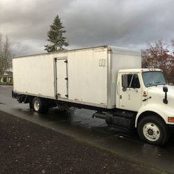 30’ Box Van