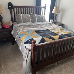 Queen Size Bedroom Set 