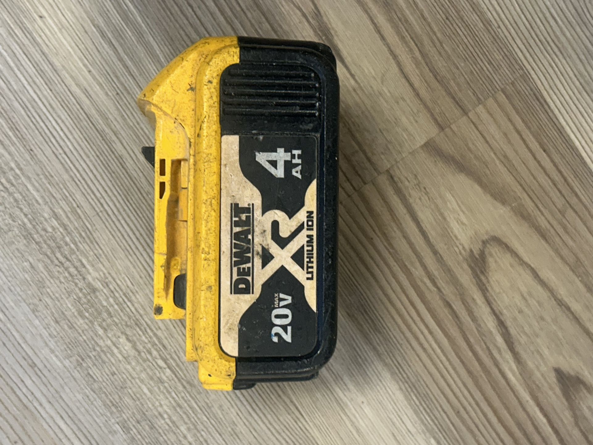 DeWalt DCB204 20V MAX XR 4.0Ah Lithium-Ion Battery Pack