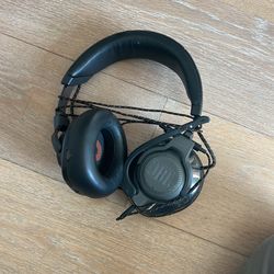 JBL Quantum Gaming Headset