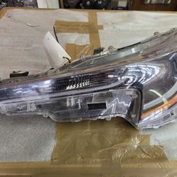 2020 - 2022 Toyota corolla left headlight