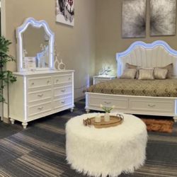 Bedroom Set High End Design Wood Set 4 Pcs 