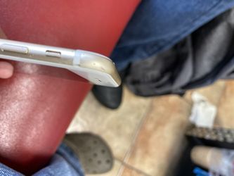 iPhone 7 32gb unlocks, used , normal