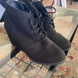 American Rage Women’s Black Wedges Booties