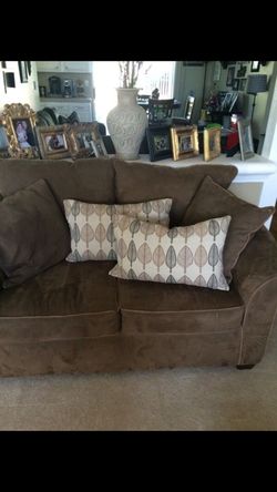 Good quality pillows set $35 (not cheap ones)