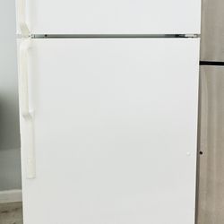 Hot point refrigerator fridge . 28” wide x35 deep x 67 “ tall