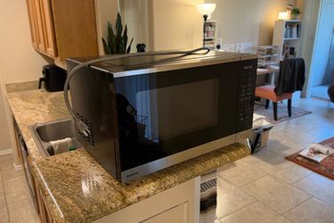 Panasonic NN-SC67NS 1.3 Cu Ft microwave