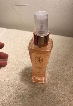 Daisy Fuentes body mist