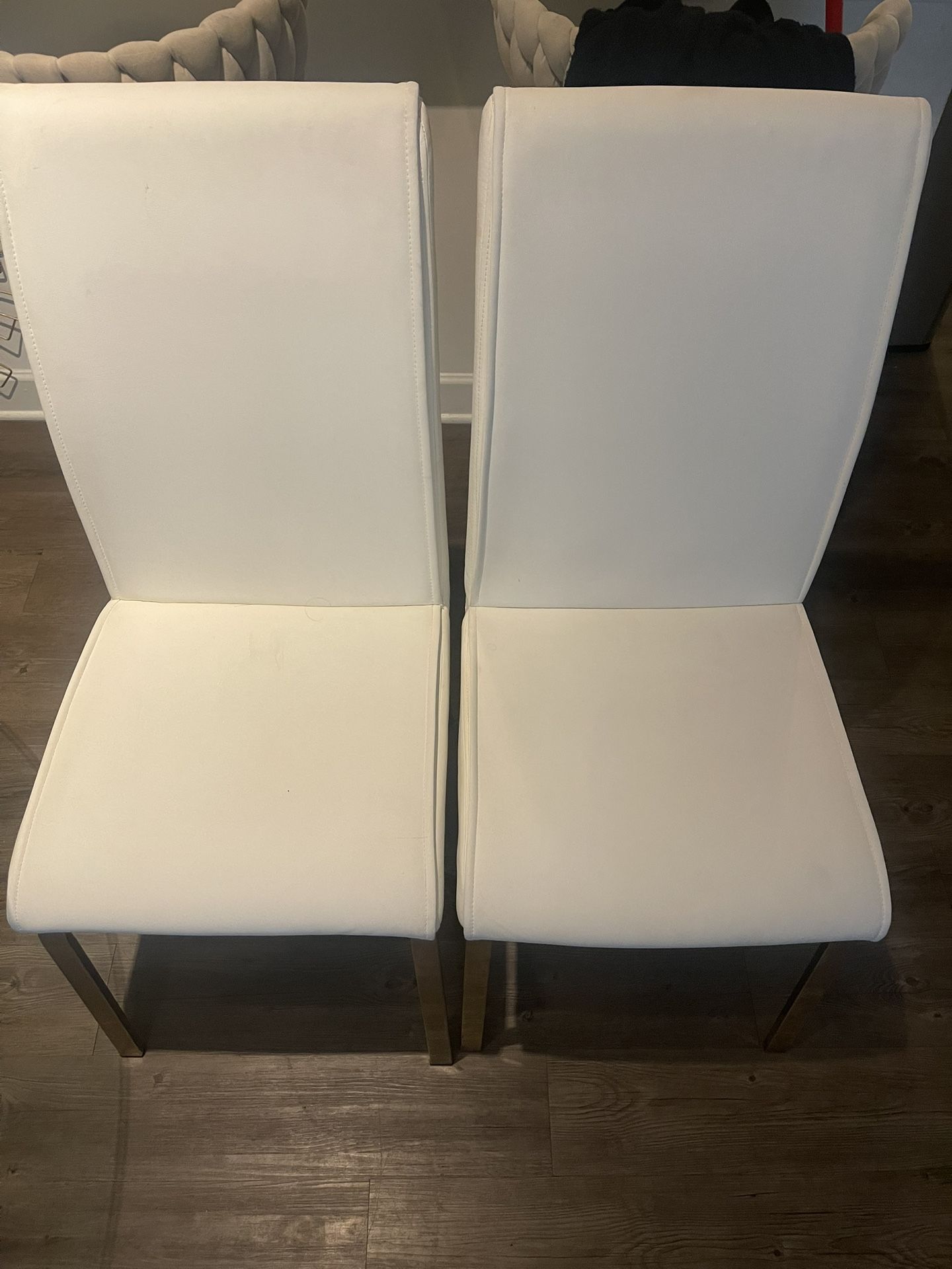4 White Dining Room Chairs