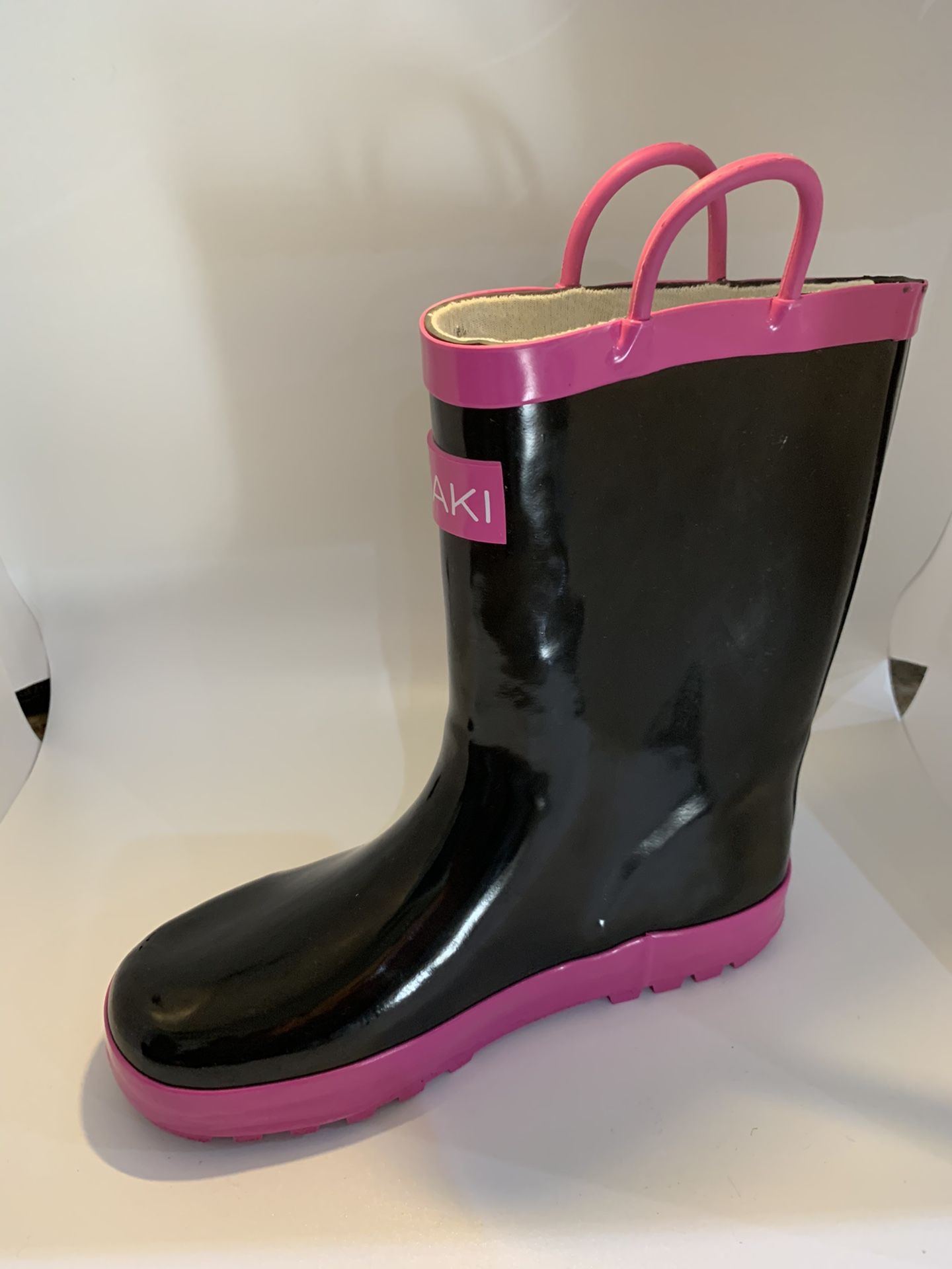 Girls Rain Boots size 4. New never used