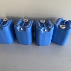 5 Gallon Stackable Water Jugs