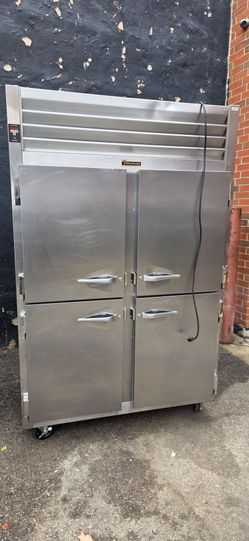 TRAULSEN 2022 STAINLESS STEEL COOLER