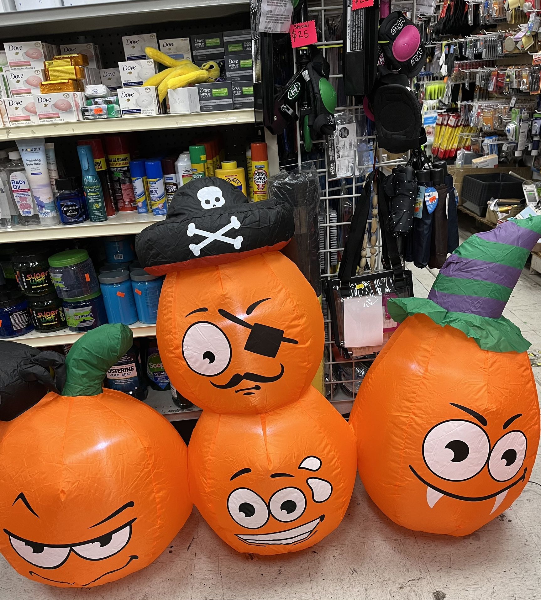 Halloween Inflables 5ft Wide Pumpkin Pirates 