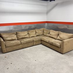 WOW! Tan Kevin Charles Sleeper Sectional Couch ONLY $450 ($2,300 Retail!!) Free Delivery! 🚚