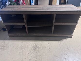 Entertainment center