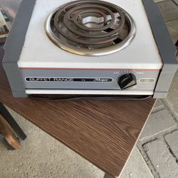 Portable electric cooktop