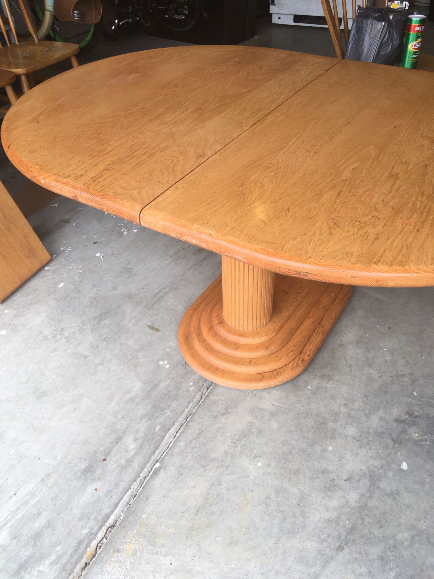 Kitchen table with 2 extension leaf