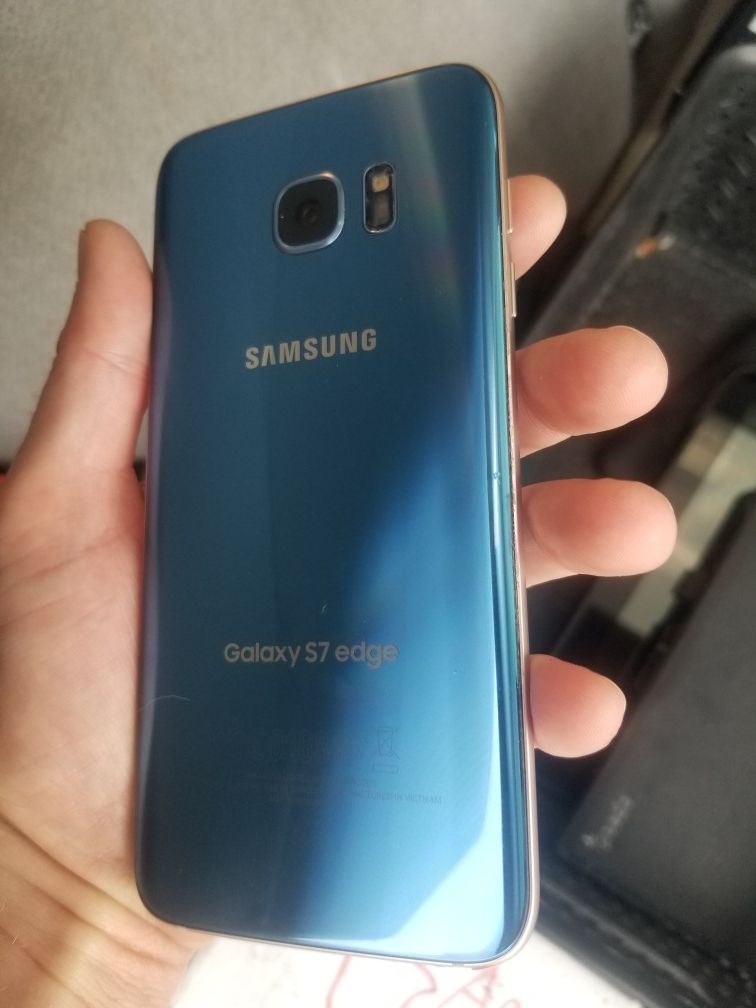 Blue unlocked Samsung Galaxy S7 Edge