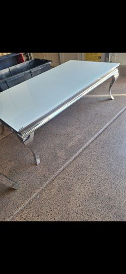 Coffee and an tables great condition