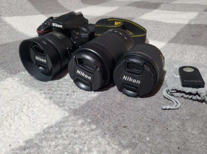 Nikon D3400 w/extras THREE LENSES