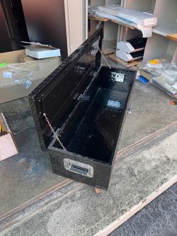 Tool Box (LOCK BROKEN)