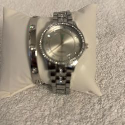 Beautiful Women’s Watch Set