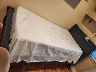 2 twin wood beds for free