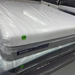 KING SIZE PURPLE .4 MATTRESS & BOX SPRINGS BED SET