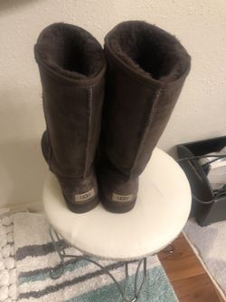 Ugg women’s boots real size 7 like new