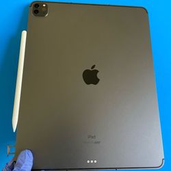 256GB Apple IPad Pro 12.9” 5th Generation ( M1 chip / XDR display / 2021) WiFi + cellular (5G/Unlocked) with keyboard, pen & Accessories (1TB $999)