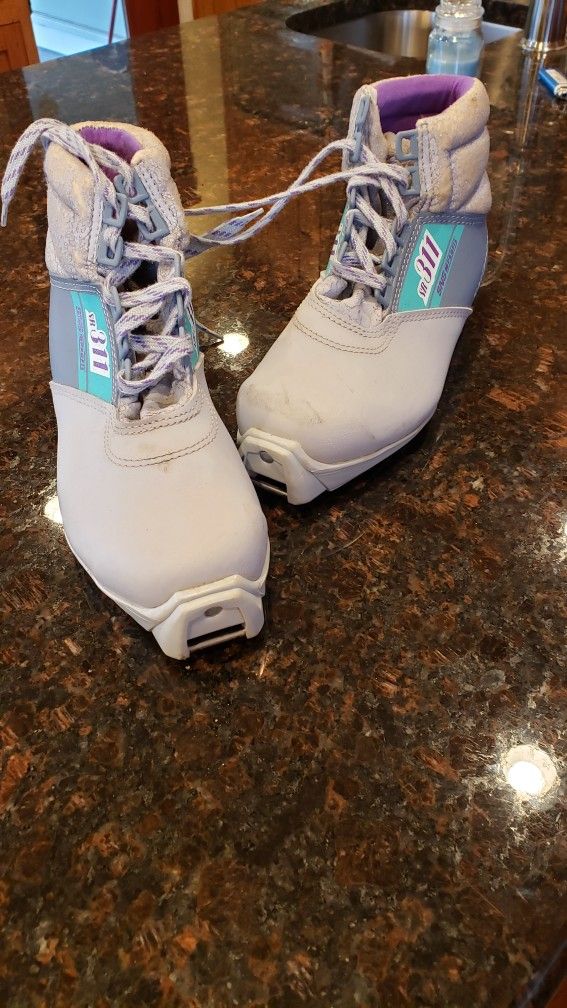 Salomon SR 311 SNS Profil Cross Country Ski Boots