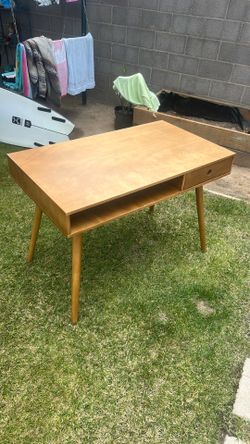Wood Desk W/drawer