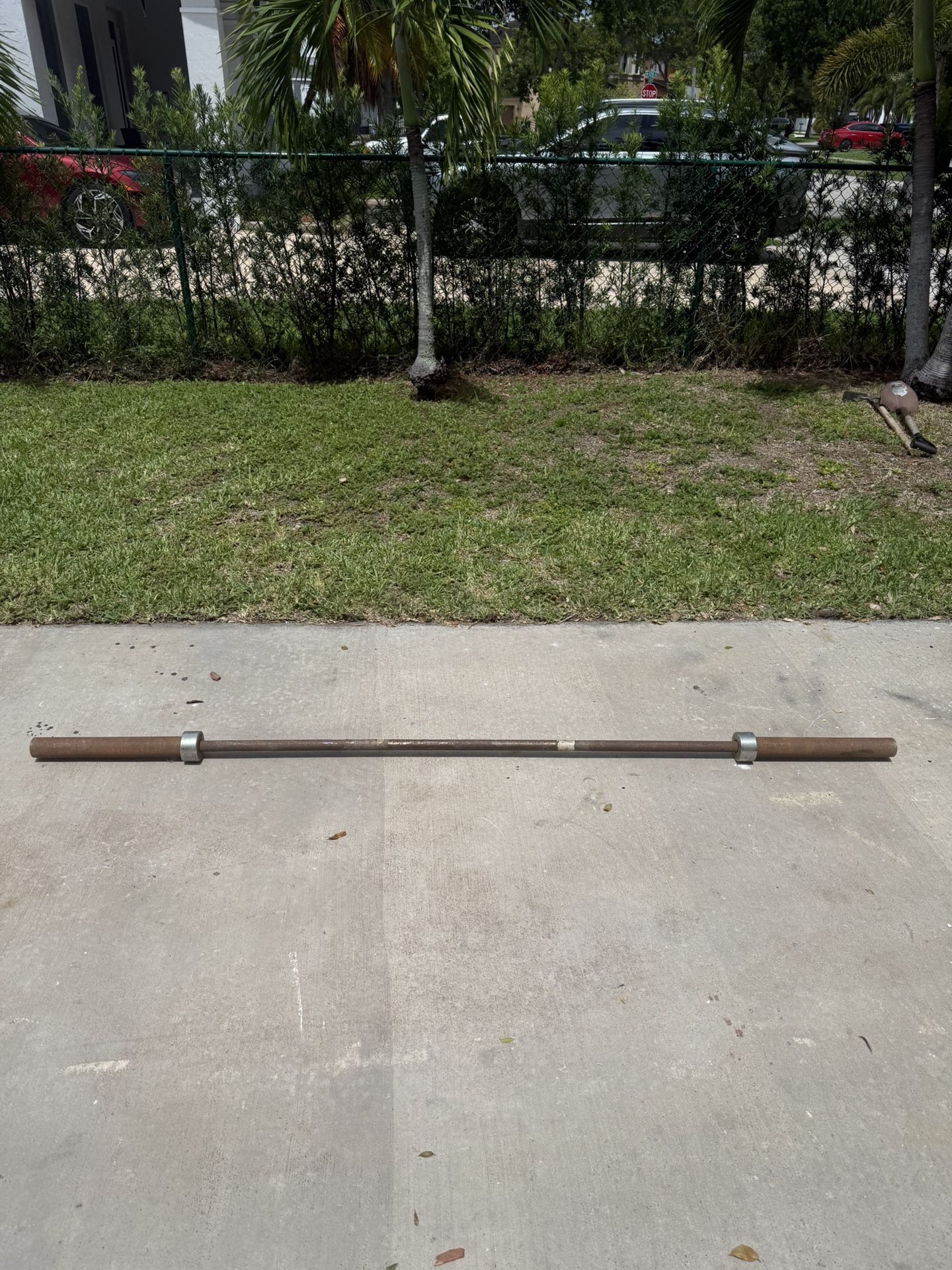 Olympic barbell bar