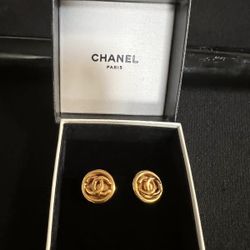 Gold clip on earrings