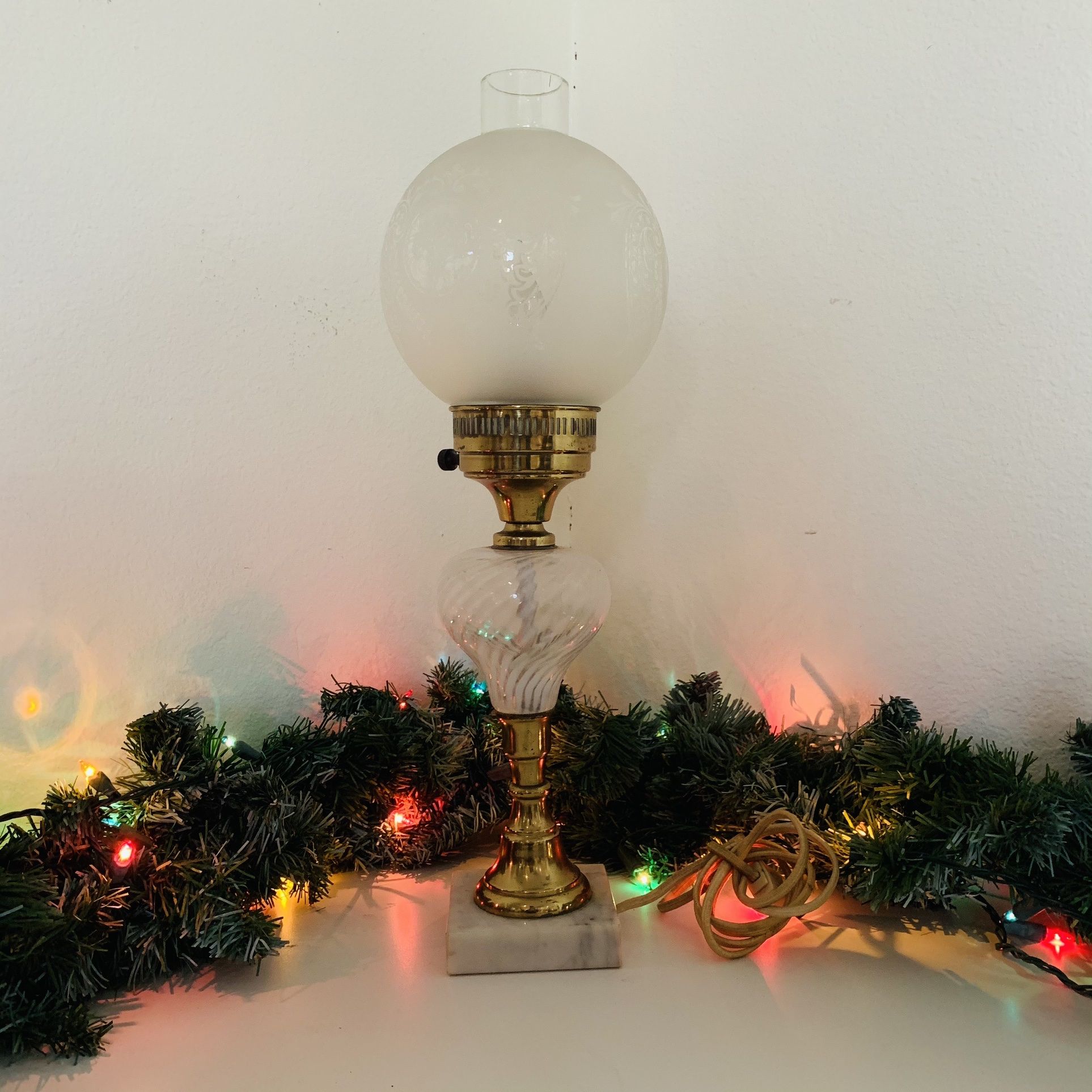 VINTAGE “GONE WITH THE WIND” STYLE LAMP