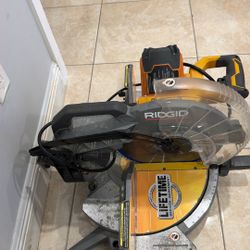 RIDGID 10” Compound Miter Saw – Powerful & Reliable