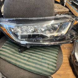 2020-22 HONDA CRV RIGHT HEADLIGHT 